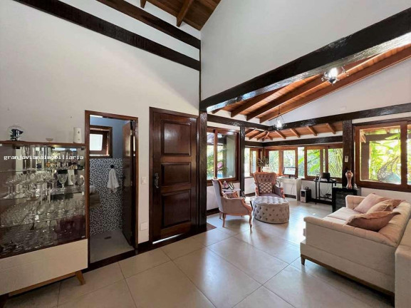 Imagem Casa à Venda, em Chácara Dos Lagos - Carapicuíba Imagem Casa à Venda, em Chácara Dos Lagos - Carapicuíba