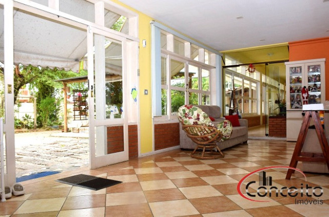 Imagem Casa com 9 Quartos à Venda, 420 m² em Jardim Samambaia - Ubatuba Imagem Casa com 9 Quartos à Venda, 420 m² em Jardim Samambaia - Ubatuba