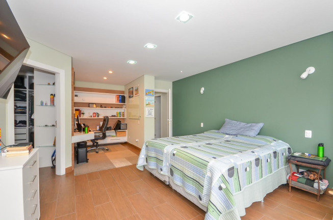 Imagem Casa com 5 Quartos à Venda, 396 m²em Tingui - Curitiba