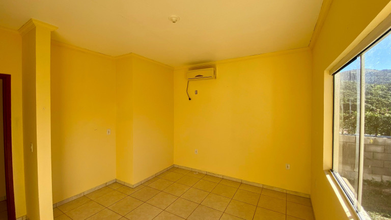 Imagem Casa com 3 Quartos à Venda, 140 m² em Areias De Macacu - Garopaba Imagem Casa com 3 Quartos à Venda, 140 m² em Areias De Macacu - Garopaba