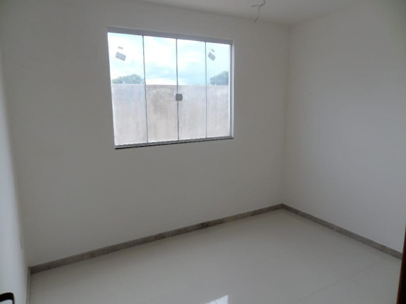 Imagem Casa com 2 Quartos à Venda, 150 m²