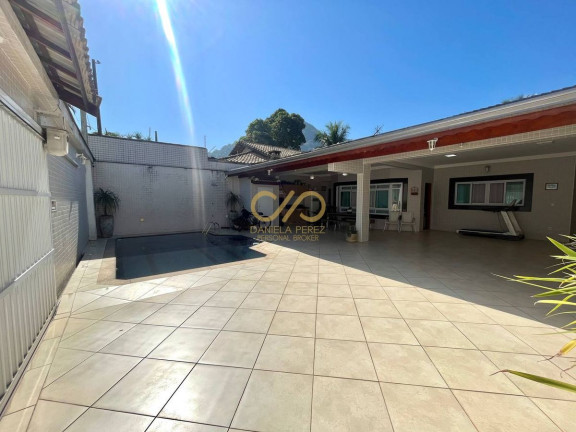 Imagem Casa com 3 Quartos à Venda, 360 m² em Canto Do Forte - Praia Grande Imagem Casa com 3 Quartos à Venda, 360 m² em Canto Do Forte - Praia Grande