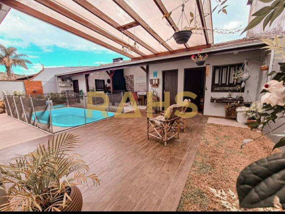Casa com 4 Quartos à Venda, 187 m² em Bom Retiro - Joinville