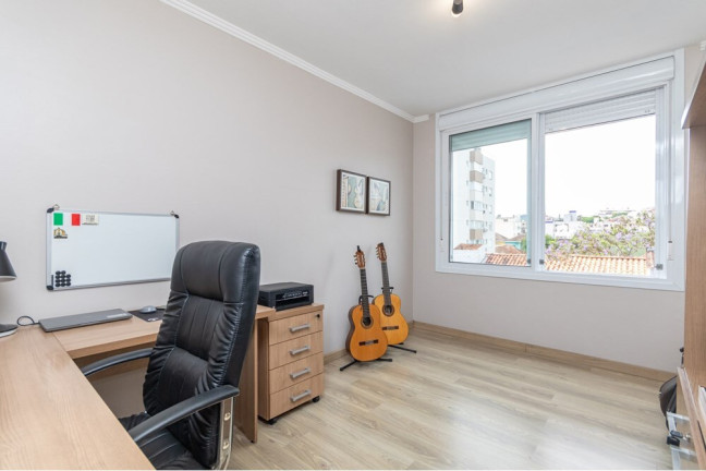 Imagem Imóvel com 2 Quartos à Venda, 85 m² em Menino Deus - Porto Alegre Imagem Imóvel com 2 Quartos à Venda, 85 m² em Menino Deus - Porto Alegre