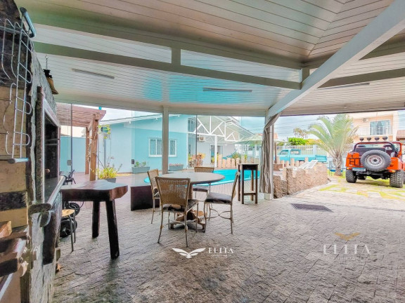 Imagem Casa com 4 Quartos à Venda, 240 m² em Centro - Barra Velha Imagem Casa com 4 Quartos à Venda, 240 m² em Centro - Barra Velha