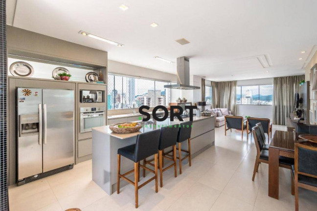 Imagem Cobertura com 3 Quartos à Venda, 253 m² em Centro - Balneário Camboriú