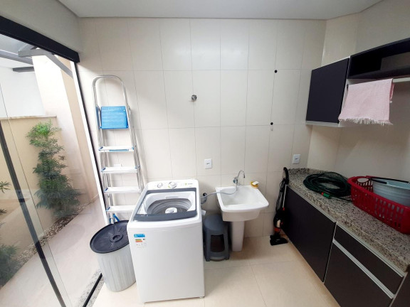 Imagem Sobrado com 3 Quartos à Venda, 284 m² em Centro - Balneário Piçarras Imagem Sobrado com 3 Quartos à Venda, 284 m² em Centro - Balneário Piçarras
