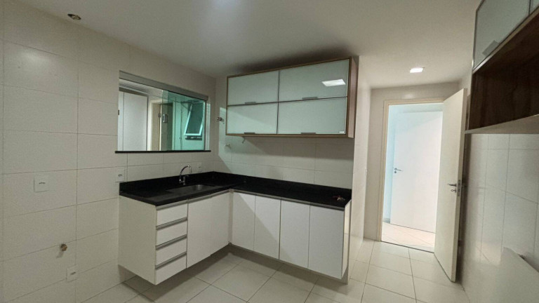 Imagem Apartamento com 3 Quartos à Venda, 180 m² em Parque Hotel - Araruama Imagem Apartamento com 3 Quartos à Venda, 180 m² em Parque Hotel - Araruama