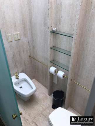 Imagem Casa com 5 Quartos à Venda, em Lagoa Da Conceição - Florianópolis Imagem Casa com 5 Quartos à Venda, em Lagoa Da Conceição - Florianópolis