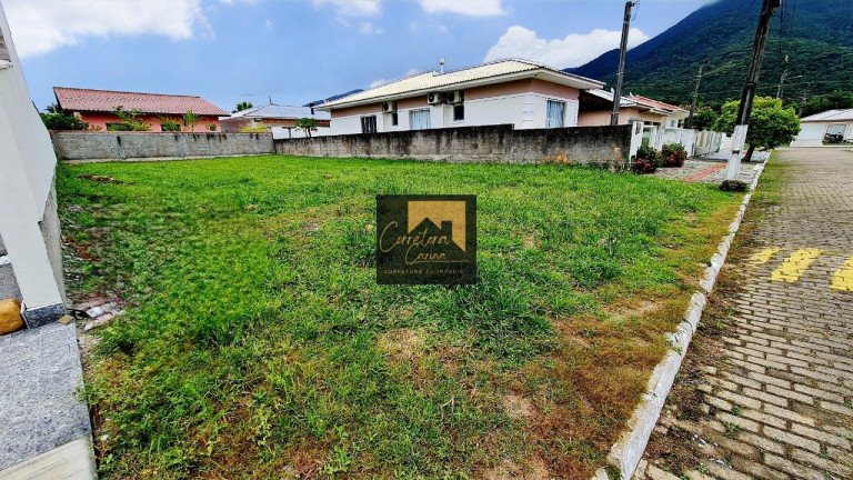 Imagem Terreno à Venda, 300 m² em Praia De Fora - Palhoça Imagem Terreno à Venda, 300 m² em Praia De Fora - Palhoça