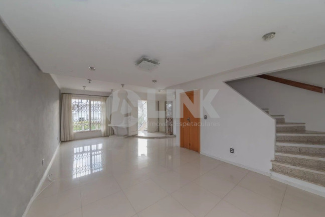 Casa com 3 Quartos à Venda, 282 m² em Chácara Das Pedras - Porto Alegre