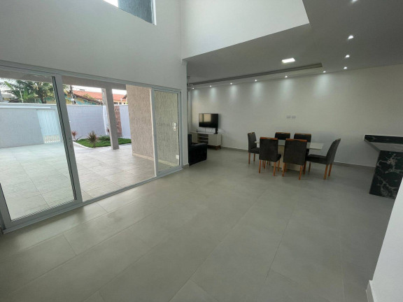 Imagem Casa com 4 Quartos à Venda, 350 m² em Maria Helena Novaes - Peruíbe Imagem Casa com 4 Quartos à Venda, 350 m² em Maria Helena Novaes - Peruíbe