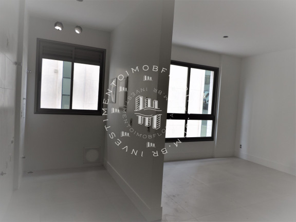Apartamento com 2 Quartos à Venda, 64 m² em Centro - Florianópolis