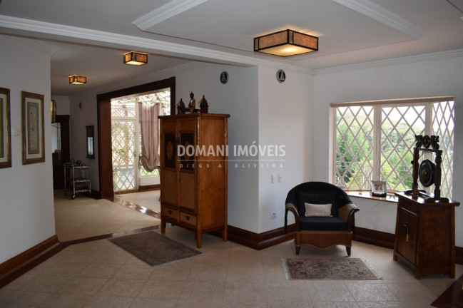 Imagem Casa com 4 Quartos à Venda, 656 m² em Região Do Alto Do Capivari - Campos Do Jordão