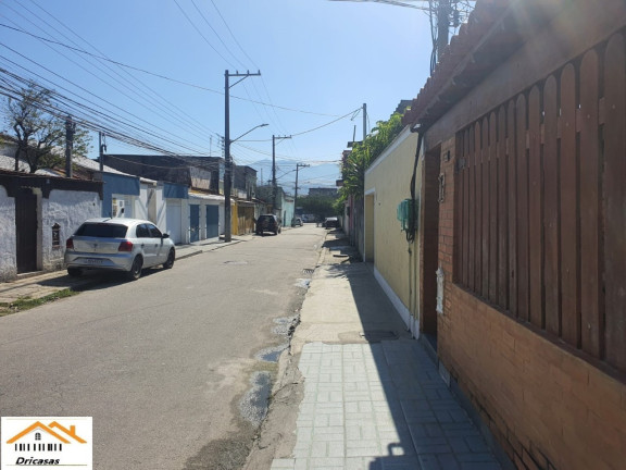 Imagem Sobrado com 6 Quartos à Venda, em Senador Camará - Rio De Janeiro Imagem Sobrado com 6 Quartos à Venda, em Senador Camará - Rio De Janeiro