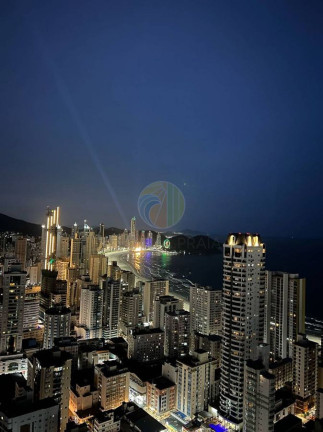 Imagem Cobertura com 4 Quartos à Venda, 267 m² em Centro - Balneário Camboriú Imagem Cobertura com 4 Quartos à Venda, 267 m² em Centro - Balneário Camboriú