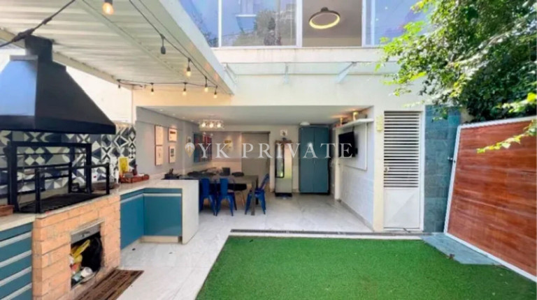 Imagem Casa de Condomínio com 3 Quartos à Venda, 249 m² em Vila Romana - São Paulo