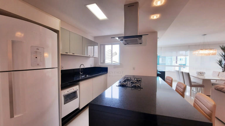 Imagem Apartamento com 3 Quartos à Venda, 256 m² em Centro - Balneário Camboriú Imagem Apartamento com 3 Quartos à Venda, 256 m² em Centro - Balneário Camboriú