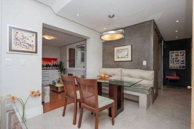 Imagem Apartamento com 2 Quartos à Venda, 71 m² em Petrópolis - Porto Alegre