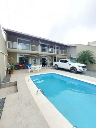 Imagem Sobrado com 3 Quartos à Venda, 300 m² em Itacolomi - Balneário Piçarras Imagem Sobrado com 3 Quartos à Venda, 300 m² em Itacolomi - Balneário Piçarras