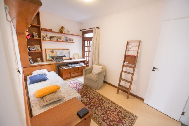 Imagem Casa com 4 Quartos à Venda, 272 m² em Rio Branco - Porto Alegre Imagem Casa com 4 Quartos à Venda, 272 m² em Rio Branco - Porto Alegre