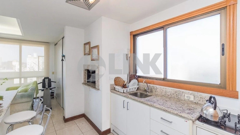 Imagem Imóvel com 4 Quartos à Venda, 353 m² em Três Figueiras - Porto Alegre Imagem Imóvel com 4 Quartos à Venda, 353 m² em Três Figueiras - Porto Alegre