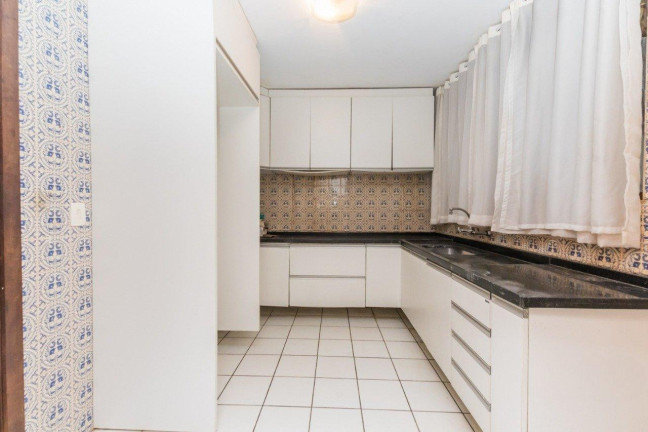 Imagem Casa com 4 Quartos à Venda, 209 m² em Seminário - Curitiba Imagem Casa com 4 Quartos à Venda, 209 m² em Seminário - Curitiba