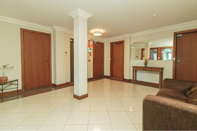 Imagem Imóvel com 2 Quartos à Venda, 68 m² em Menino Deus - Porto Alegre Imagem Imóvel com 2 Quartos à Venda, 68 m² em Menino Deus - Porto Alegre