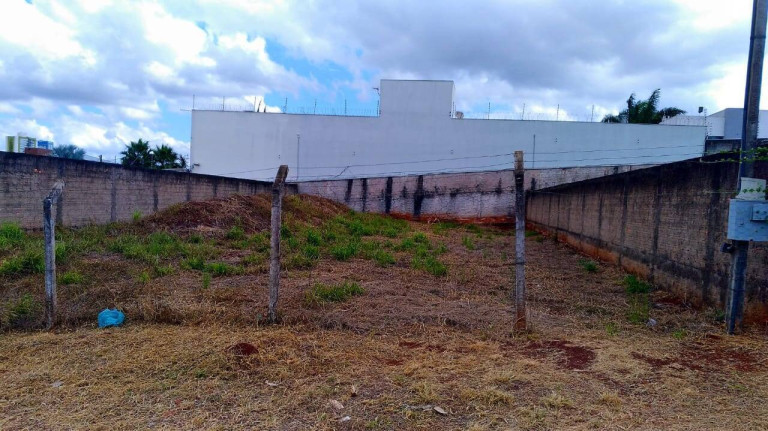 Imagem Terreno à Venda, 450 m² em Jardim Santa Alice - Arapongas Imagem Terreno à Venda, 450 m² em Jardim Santa Alice - Arapongas