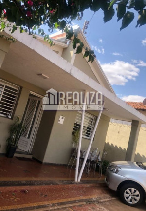 Imagem Casa com 3 Quartos à Venda, 198 m² em Boa Vista - Uberaba Imagem Casa com 3 Quartos à Venda, 198 m² em Boa Vista - Uberaba