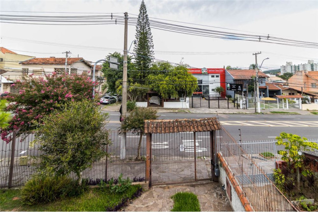 Imagem Casa com 4 Quartos à Venda, 313 m² em Cavalhada - Porto Alegre Imagem Casa com 4 Quartos à Venda, 313 m² em Cavalhada - Porto Alegre