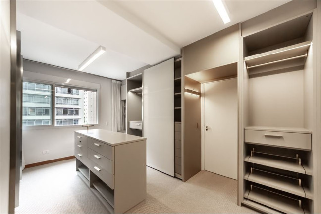 Imagem Apartamento com 3 Quartos à Venda, 198 m² em  Itaim Bibi  -  São Paulo 