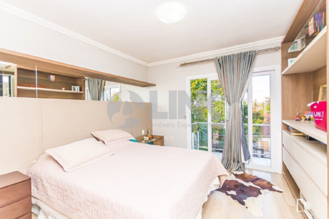 Imagem Sobrado com 3 Quartos à Venda, 280 m² em Jardim Lindóia - Porto Alegre