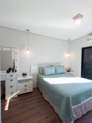 Imagem Casa com 3 Quartos à Venda, 320 m² em Taubaté Imagem Casa com 3 Quartos à Venda, 320 m² em Taubaté