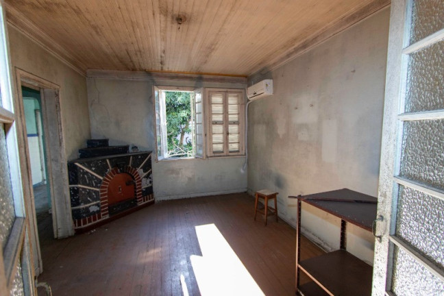Imagem Casa com 5 Quartos à Venda, 144 m² em Independência - Porto Alegre Imagem Casa com 5 Quartos à Venda, 144 m² em Independência - Porto Alegre