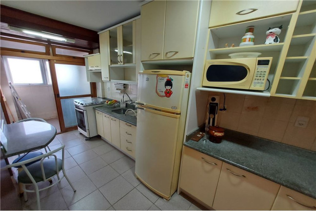 Imagem Imóvel com 1 Quarto à Venda, em Centro Histórico - Porto Alegre Imagem Imóvel com 1 Quarto à Venda, em Centro Histórico - Porto Alegre