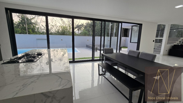 Imagem Sobrado com 4 Quartos à Venda, 300 m² em Massaguaçu - Caraguatatuba Imagem Sobrado com 4 Quartos à Venda, 300 m² em Massaguaçu - Caraguatatuba
