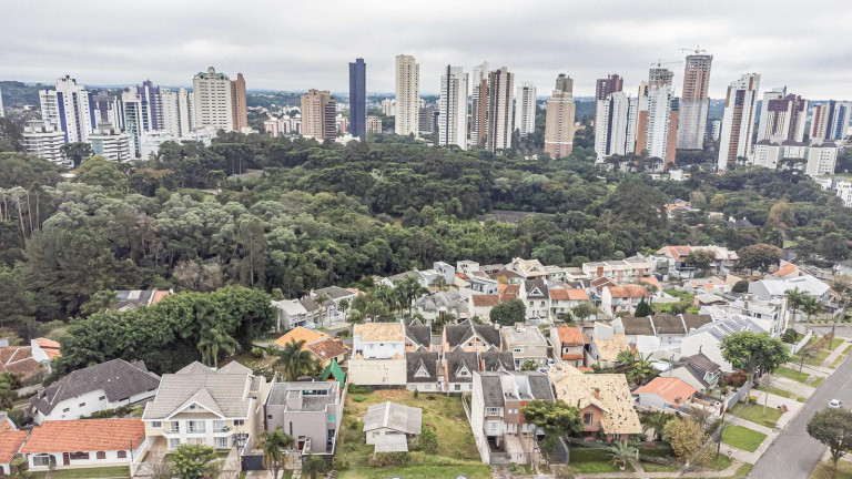 Imagem Terreno à Venda, 420 m² em Mossunguê - Curitiba Imagem Terreno à Venda, 420 m² em Mossunguê - Curitiba