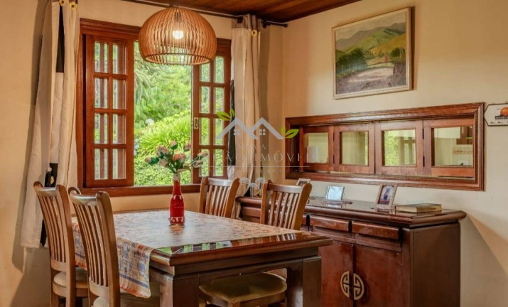 Imagem Casa com 4 Quartos à Venda, 200 m² em Parque Ferradura - Campos Do Jordão Imagem Casa com 4 Quartos à Venda, 200 m² em Parque Ferradura - Campos Do Jordão