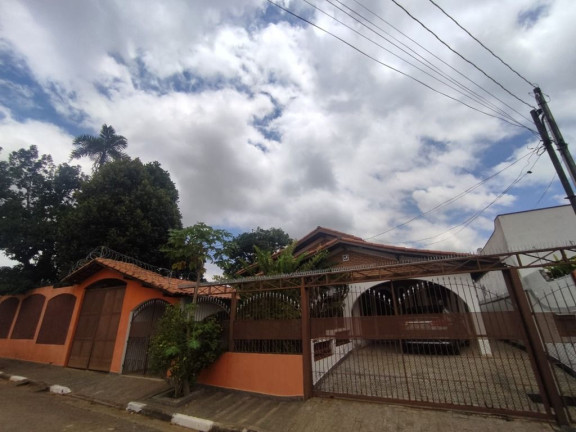 Casa com 3 Quartos à Venda, 243 m² em Parque Santa Rosa - Suzano