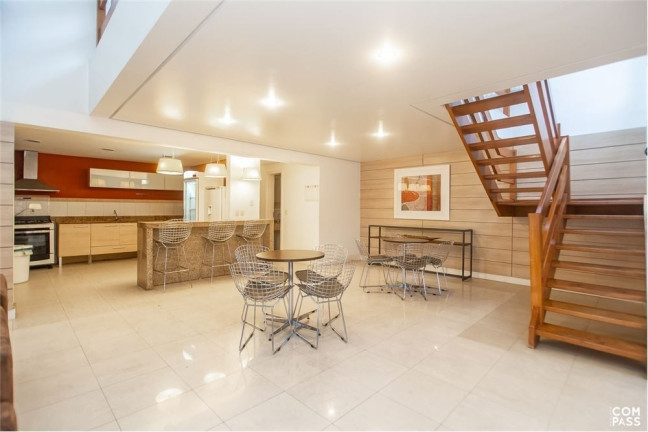 Imagem Casa com 3 Quartos à Venda, 252 m² em Jardim Carvalho - Porto Alegre Imagem Casa com 3 Quartos à Venda, 252 m² em Jardim Carvalho - Porto Alegre