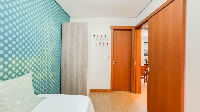 Imagem Imóvel com 2 Quartos à Venda, em Moinhos De Vento - Porto Alegre Imagem Imóvel com 2 Quartos à Venda, em Moinhos De Vento - Porto Alegre