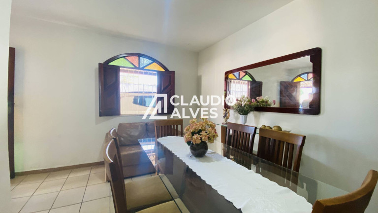 Imagem Casa com 4 Quartos à Venda, 200 m² em Santa Mônica - Feira De Santana Imagem Casa com 4 Quartos à Venda, 200 m² em Santa Mônica - Feira De Santana