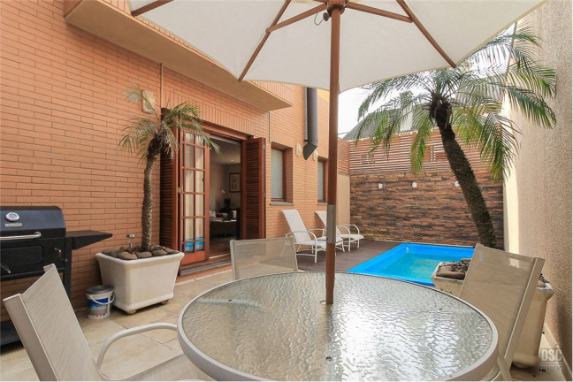 Imagem Casa com 4 Quartos à Venda, em Santa Tereza - Porto Alegre Imagem Casa com 4 Quartos à Venda, em Santa Tereza - Porto Alegre