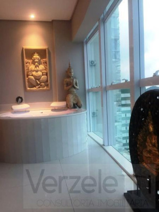 Imagem Apartamento com 3 Quartos para Alugar, 182 m² em Centro - Balneário Camboriú
