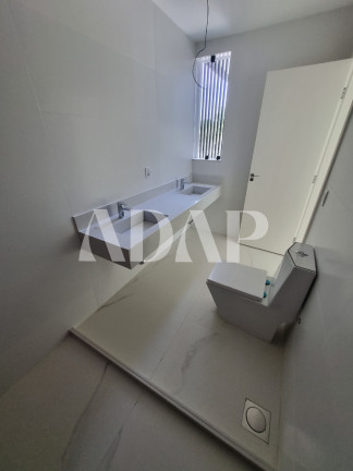 Imagem Casa com 4 Quartos à Venda, 192 m² em Vargem Grande - Rio De Janeiro