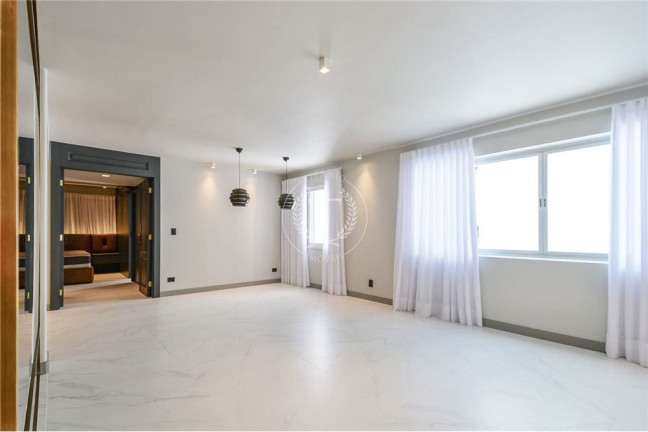 Imagem Apartamento com 2 Quartos à Venda, 113 m² em Moema - São Paulo