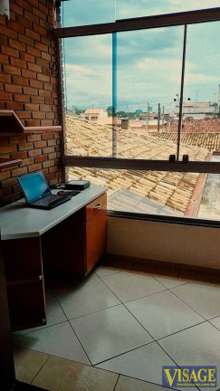 Imagem Casa com 3 Quartos à Venda, em Centro - Jacareí Imagem Casa com 3 Quartos à Venda, em Centro - Jacareí