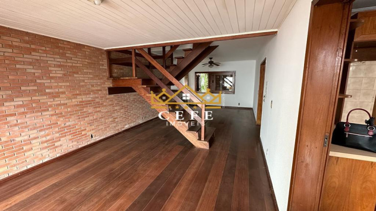 Imagem Casa com 3 Quartos à Venda, 224 m² em Santana - Porto Alegre Imagem Casa com 3 Quartos à Venda, 224 m² em Santana - Porto Alegre