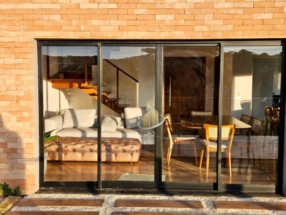 Imagem Sobrado com 4 Quartos à Venda, 300 m² em Recanto Das Araucárias - Campos Do Jordão Imagem Sobrado com 4 Quartos à Venda, 300 m² em Recanto Das Araucárias - Campos Do Jordão